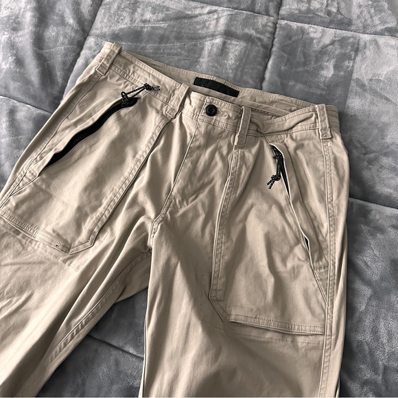 Men’s Abercrombie Beige Tactical Cargo Pants Size 31x32 - Picture 3 of 6